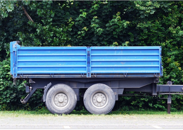 Baumaschinenanhänger – Worum handelt es sich bei einem solchen Produkt?